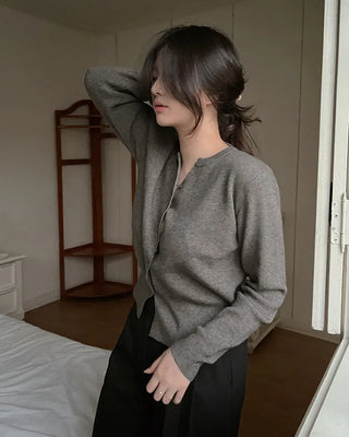 Y-neck modern cardigan