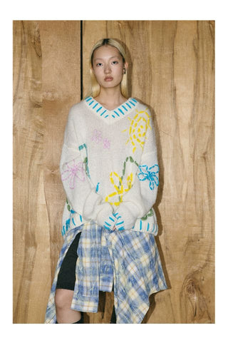 CONP Graphic V-neck Sweater (White)