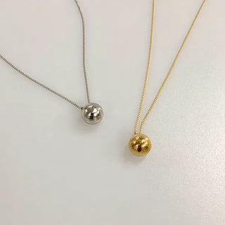Ball necklace
