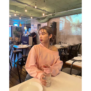Off-shoulder cropped sweatshirt