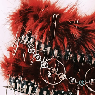 Fluffy o ring skull applique metal chain mini skirt set