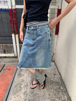 button denim skirt