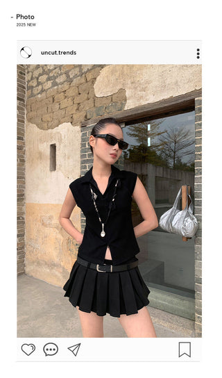 pleated mini skirt