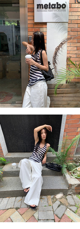 striped U-collar Top