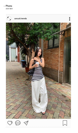 striped U-collar Top