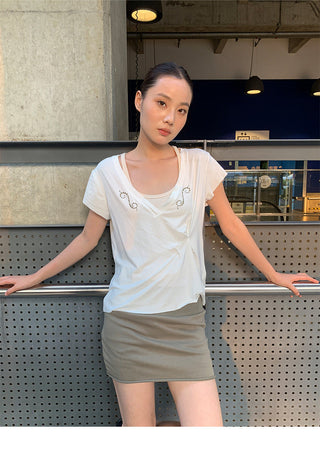 pleated V-neck Tops