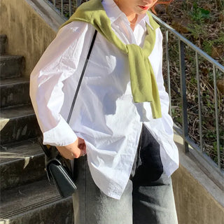 Loose-collar shirt