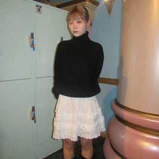 Lace medium skirt