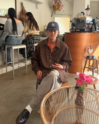 Three-pleat wide-leg slacks