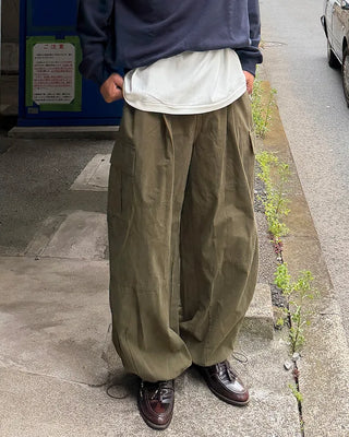 Panel-switching cargo pants