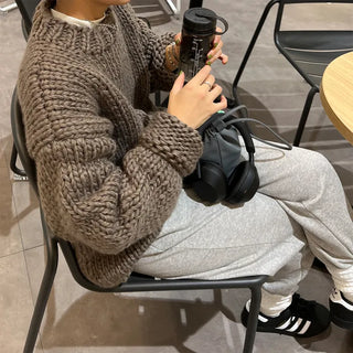 Handmade round knit