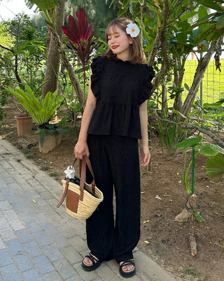 High-neck frilled neck and wide-leg pants set