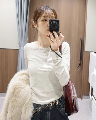 Round neck button long sleeve T-shirt