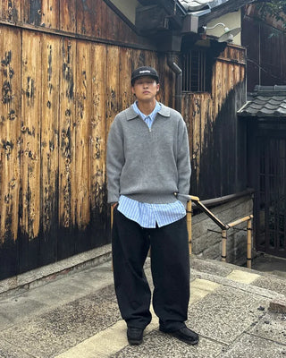 Half-neck zip-up collar knit
