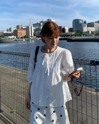 Frilled ribbon blouse