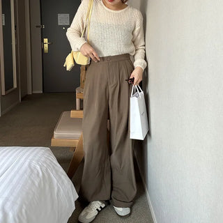 Double-pleated wide-leg slacks
