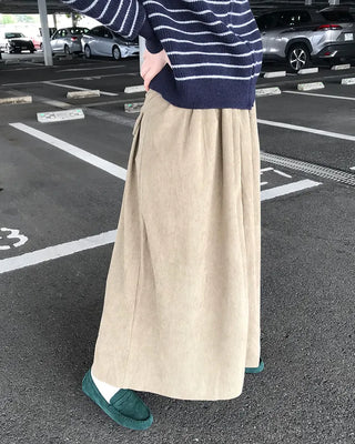 Corduroy pleated long skirt