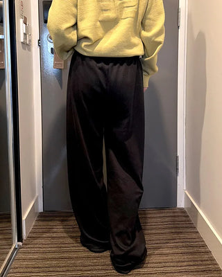 Wide sweatpants