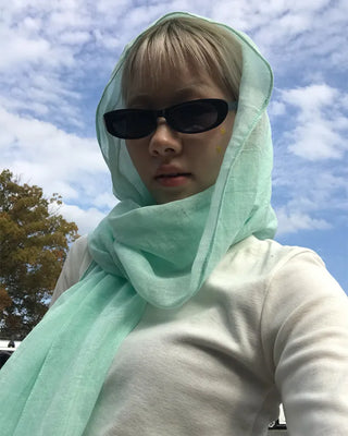 Simple color scarf