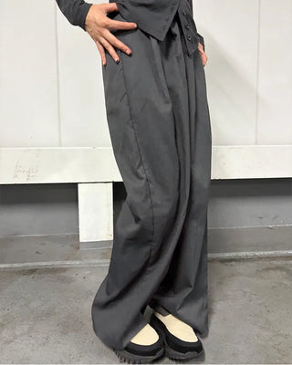Center seam pleated slacks