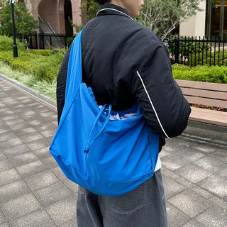 String shoulder bag