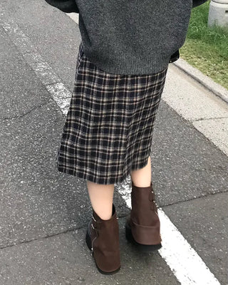 Checked pleated midi skirt