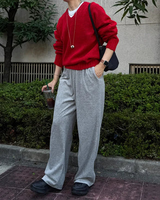 Loose-fit V-neck knit