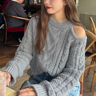 One-shoulder cable knit