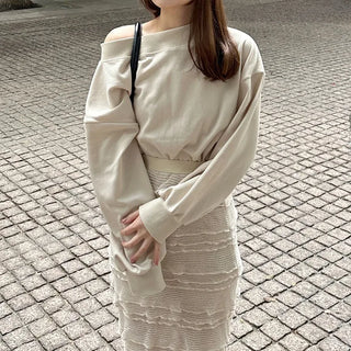 Off-shoulder cropped sweatshirt