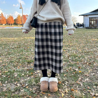 Checkered long skirt