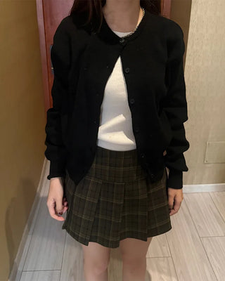 Round neck knit cardigan