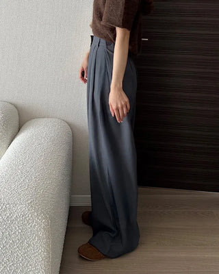 High-waisted, pleated long wide slacks