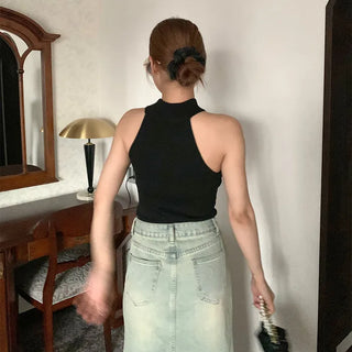 Halter neck sleeveless knit