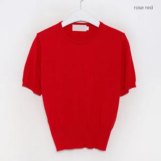 Simple U-neck knit