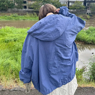 Hooded windbreaker