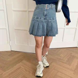 Belted denim pleated skirt