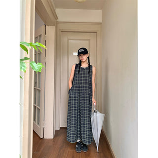 contrast sleeveless dress