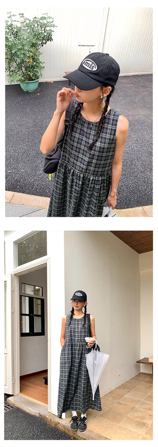 contrast sleeveless dress