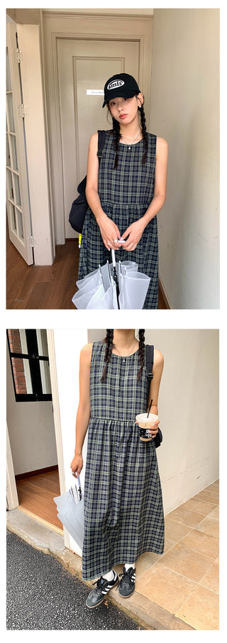 contrast sleeveless dress