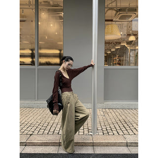 drooping wide jeans