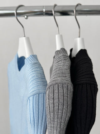 contrast bell sleeve