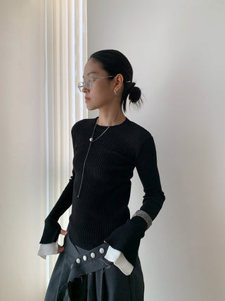 contrast bell sleeve