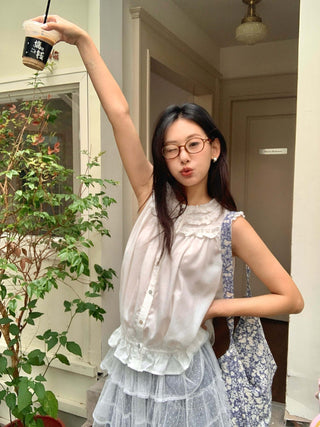 pleated sleeveless shirt