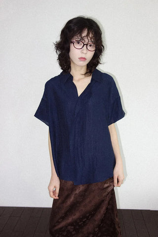 [2 colors] Linen open-collar blouse