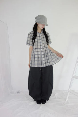 [2 colors] Chikura Round Collar Check Shirt Blouse