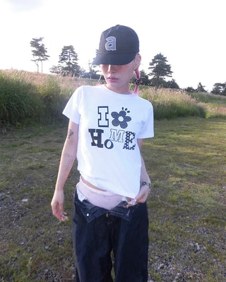 Multi-dot flower lettering half T-shirt