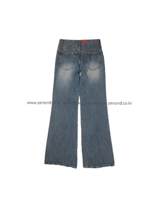Offset low-rise jeans