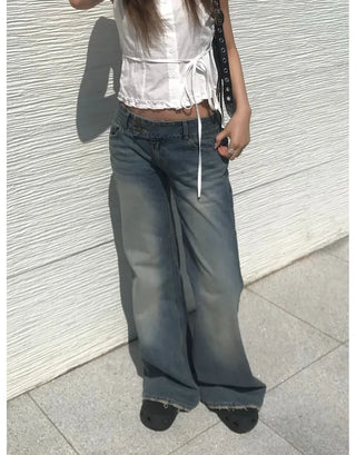 Offset low-rise jeans