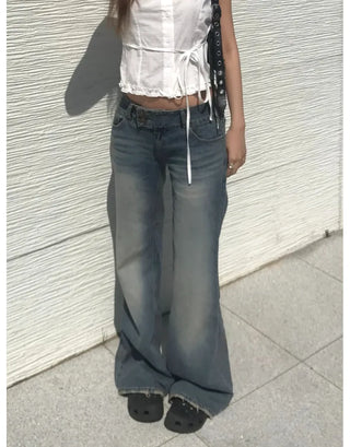Offset low-rise jeans