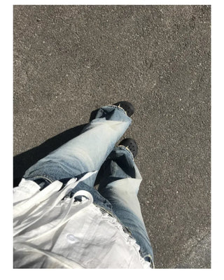 Offset low-rise jeans